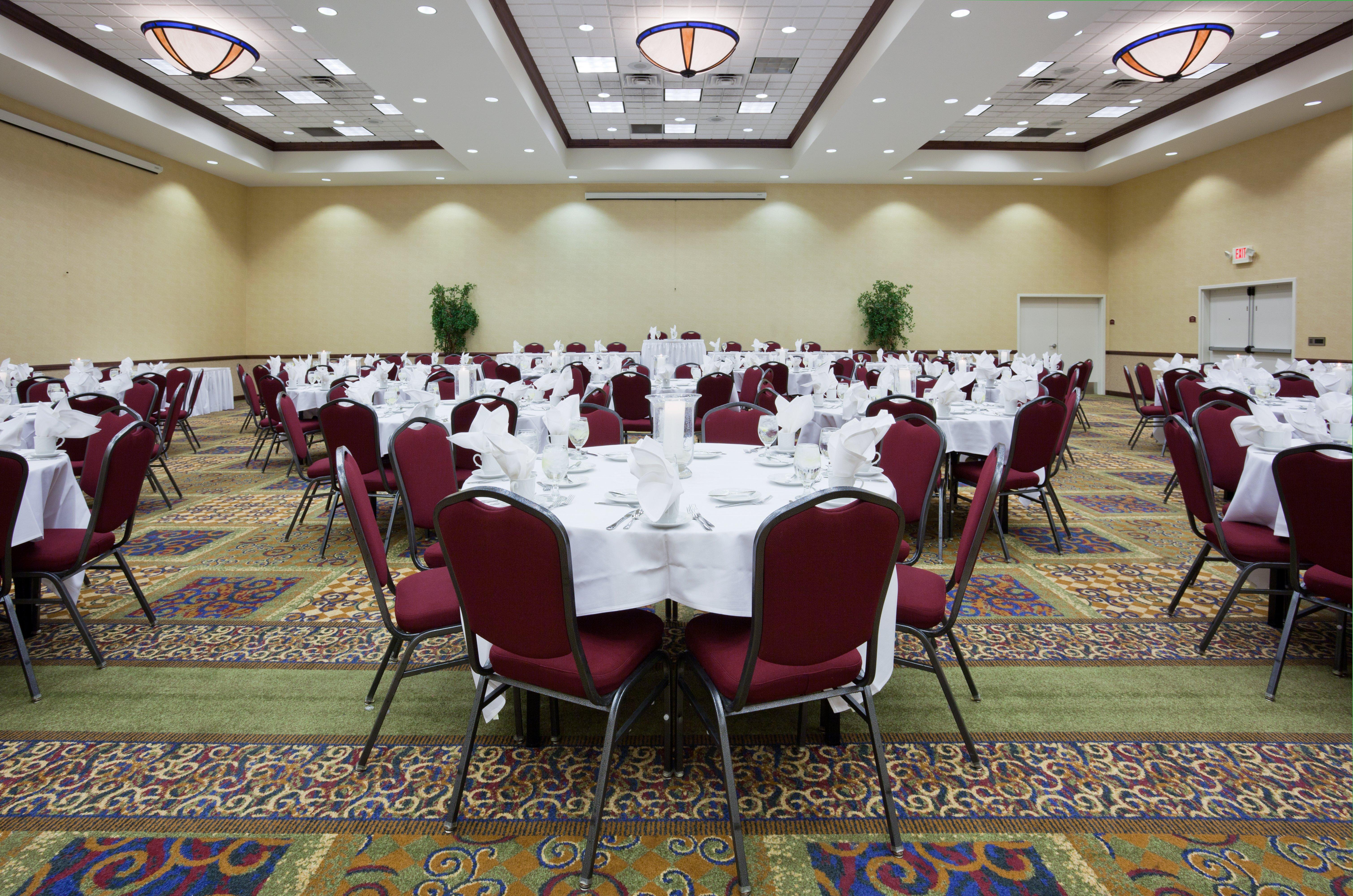 Holiday Inn Conference Center Marshfield, An Ihg Hotel מראה חיצוני תמונה