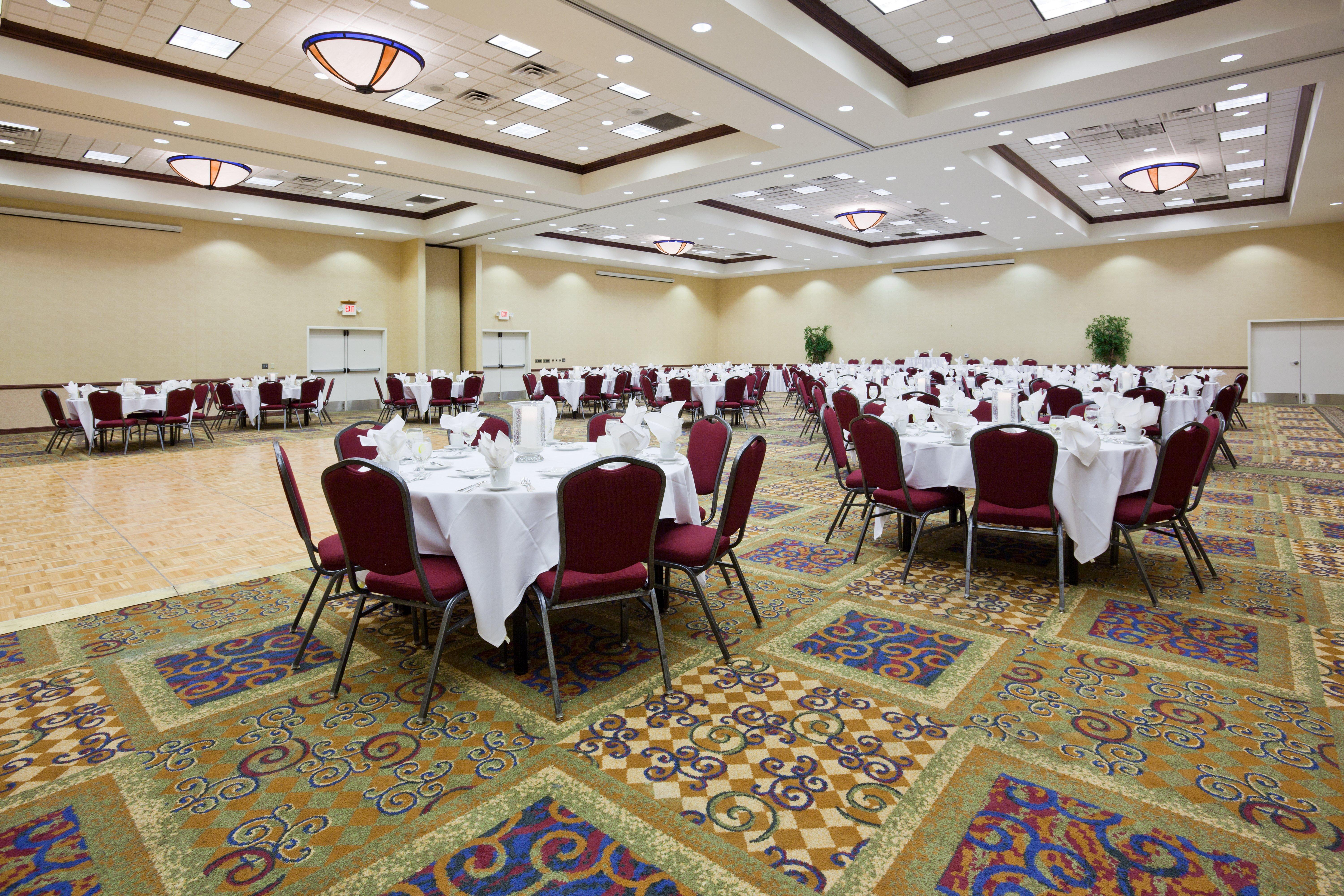 Holiday Inn Conference Center Marshfield, An Ihg Hotel מראה חיצוני תמונה