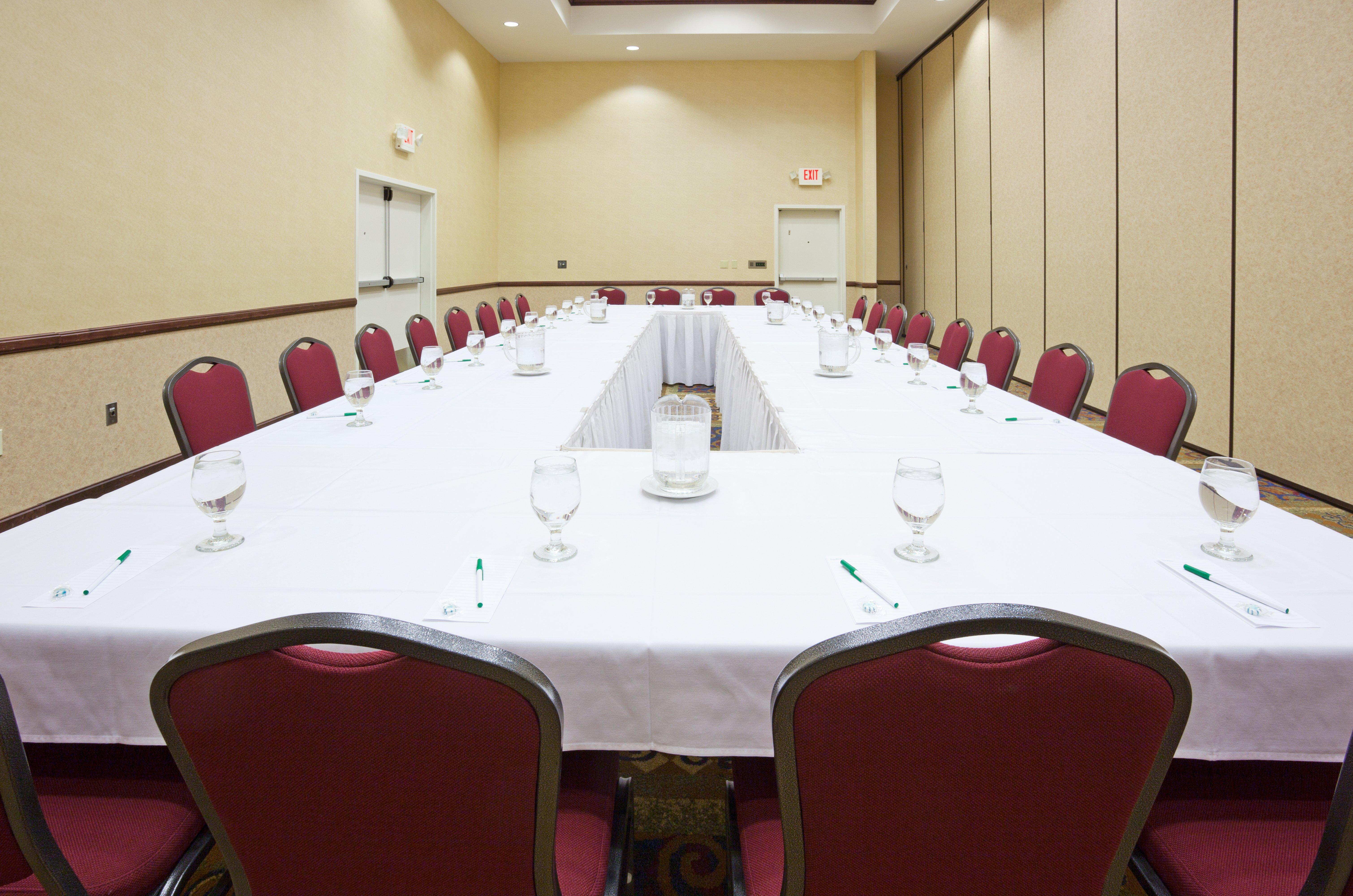 Holiday Inn Conference Center Marshfield, An Ihg Hotel מראה חיצוני תמונה