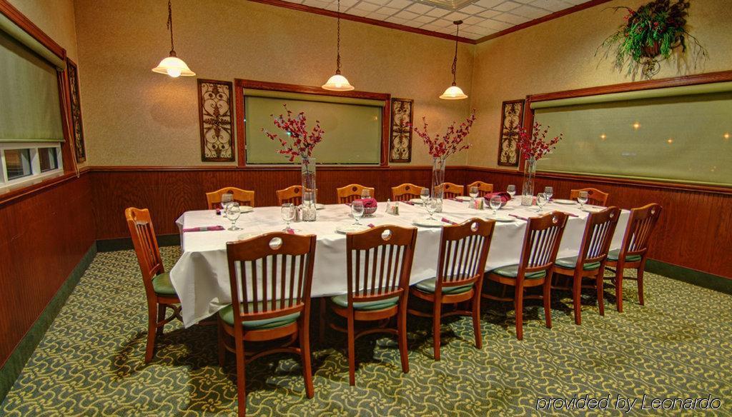 Holiday Inn Conference Center Marshfield, An Ihg Hotel מראה חיצוני תמונה