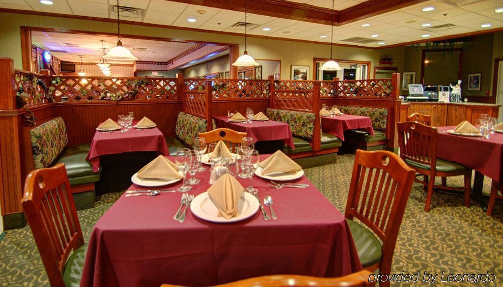 Holiday Inn Conference Center Marshfield, An Ihg Hotel מראה חיצוני תמונה