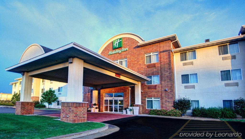 Holiday Inn Conference Center Marshfield, An Ihg Hotel מראה חיצוני תמונה