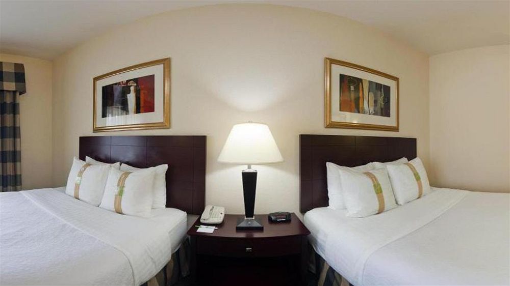 Holiday Inn Conference Center Marshfield, An Ihg Hotel מראה חיצוני תמונה