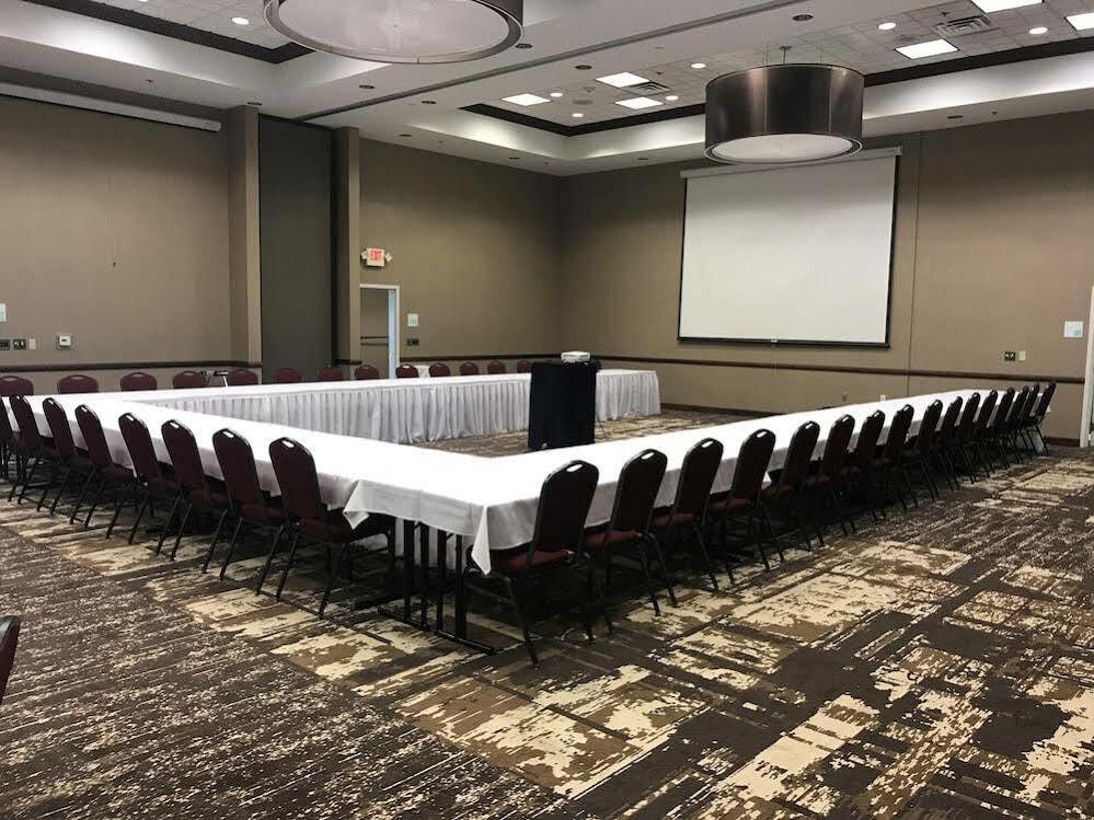 Holiday Inn Conference Center Marshfield, An Ihg Hotel מראה חיצוני תמונה